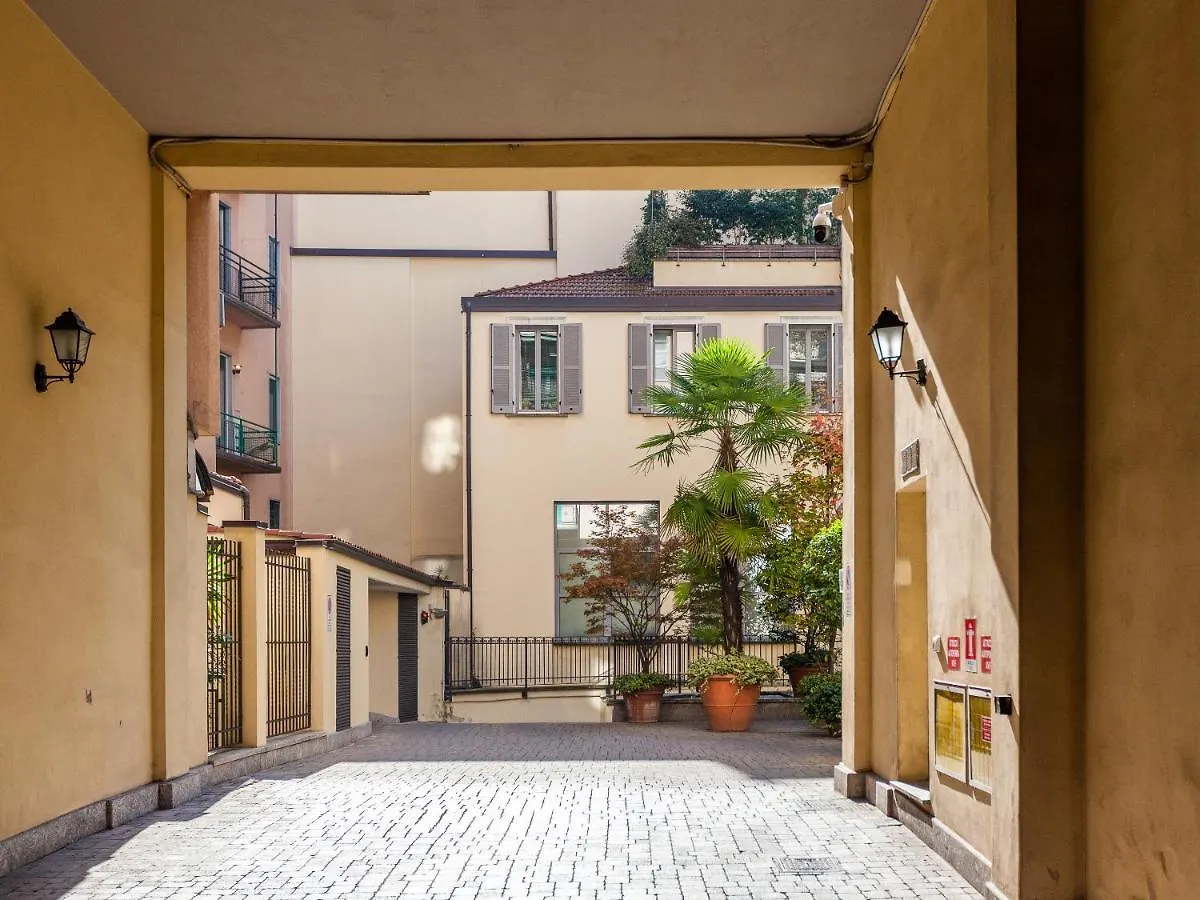 Easyhomes-Solera 米兰 0*,